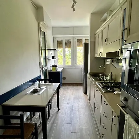 The Bright Place: Wide And Modern In Apartment Milan