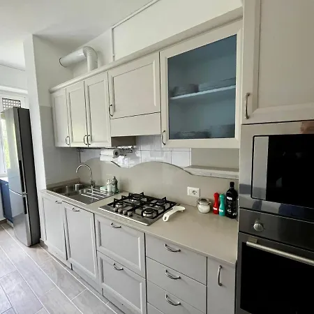 The Bright Place: Wide And Modern In Apartment Milan