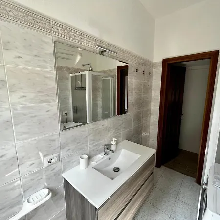 The Bright Place: Wide And Modern In דירה