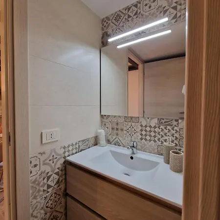 Regina In Porta Romana 2 - Sky Tv, Wifi E Breakfast Box Apartament Mediolan