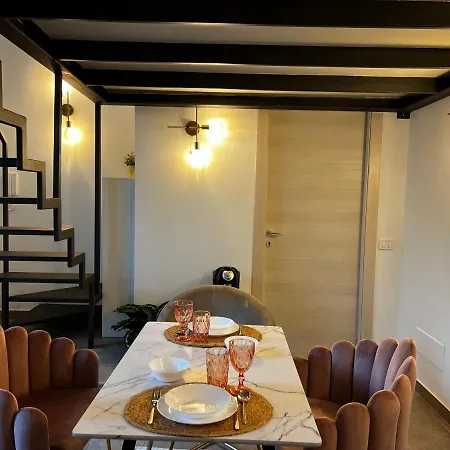 Lejlighed Regina In Porta Romana 2 - Sky Tv, Wifi E Breakfast Box *