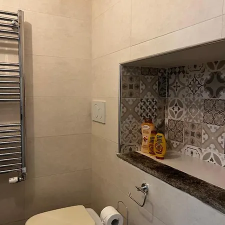 Regina In Porta Romana 2 - Sky Tv, Wifi E Breakfast Box * Milán