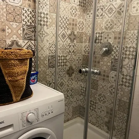 Regina In Porta Romana 2 - Sky Tv, Wifi E Breakfast Box *