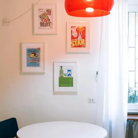 Apartament Xenia - Stylish Colorful Apt- Upbeat & Well-connected Area