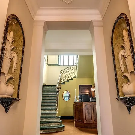 Apollo Hotel