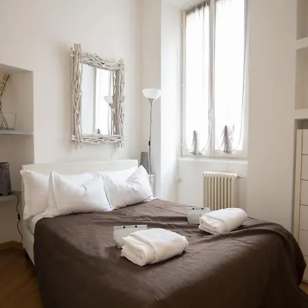 The Rent - Cozy Two-bedroom In Porta Romana District アパート *