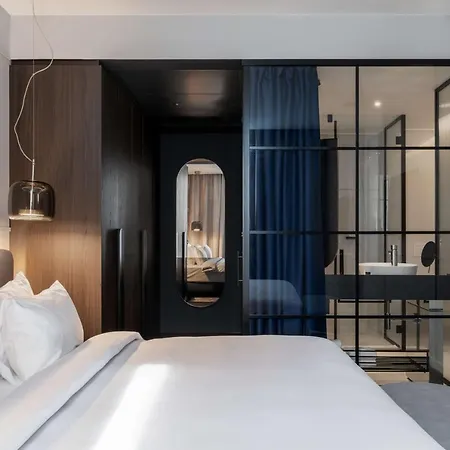 Radisson Collection Hotel, Santa Sofia 5* ミラノ