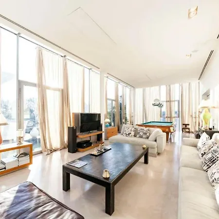 דירה Luxury 4 Bedroom מילאנו