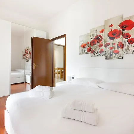 Guesthost - Con Terrazzo A Milano- Greco Pirelli! Appartement *