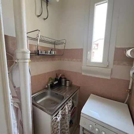 Bilocale In Ottima Posizione *