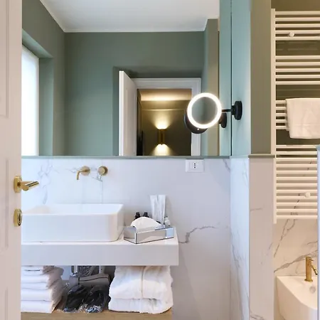 Prestige Boutique - Piazza Duomo View ミラノ