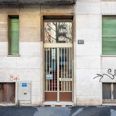 Luvi - Lorenteggio Apartman Milánó