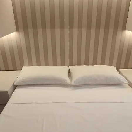 Apartment Marcora 6v Luxury Living In Brera - 15min Walk To Duomo Milan