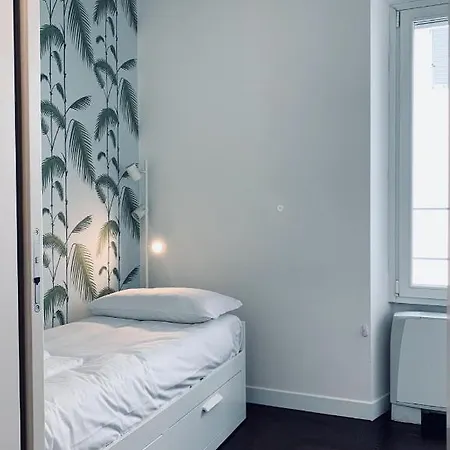Youhosty - Charming 2-bed Flat With Terrace, Navigli & Duomo * Milán