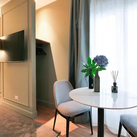 Prestige Boutique - Piazza Duomo View Apartamento 4*