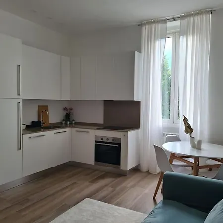 La Casa Salvia Tra Bocconi E Navigli Apartment *