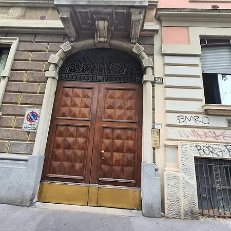 La Casa Salvia Tra Bocconi E Navigli Apartment *