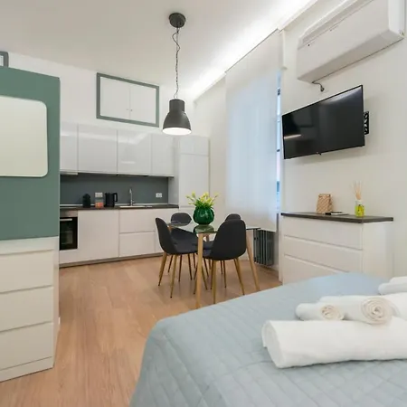 Montenapoleone 5 Min Duomo Fashion Center Apartmán