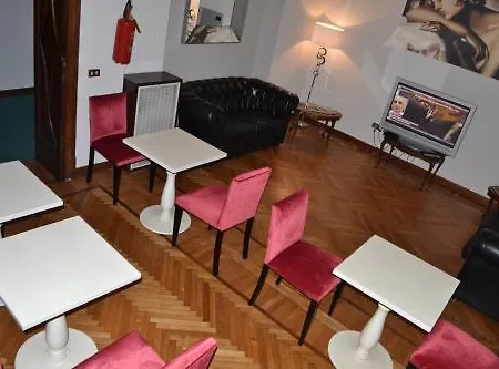 Hotel Apollo 2*
