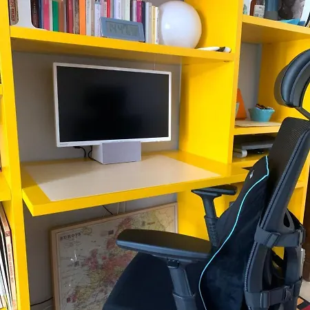 Arty & Colourful Flat Close To Campus Bocconi 아파트 밀라노