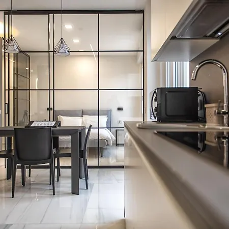 Lejlighed New & Bright Balcony Flat By Station *