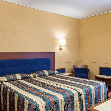 Des Etrangers Milano