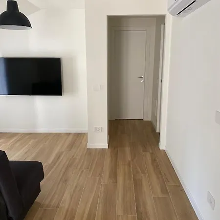 E.g. House 아파트 밀라노