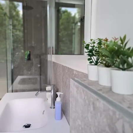 Apartment La Casa Salvia Tra Bocconi E Navigli Mailand