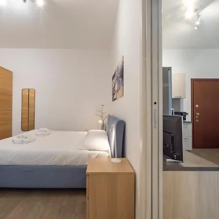 I Host - Montesuello 9 * Μιλάνο