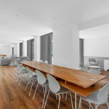 아파트 Modern With Terrace & Garage By Ndp Rent