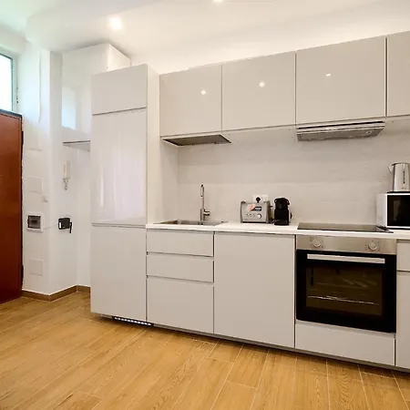 Suity I Cozy Leila *