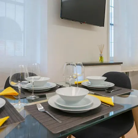 Montenapoleone 5 Min Duomo Fashion Center Apartmán Milán