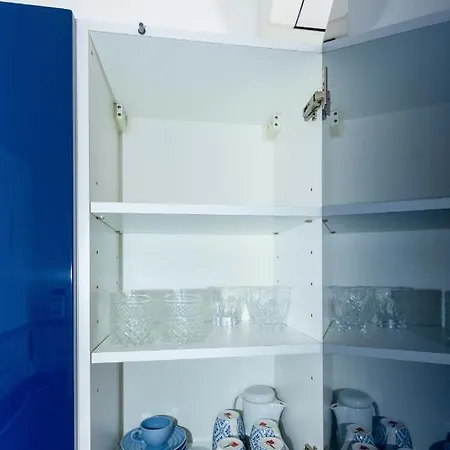 Flat 5 Min From Duomo With Park For Small Cars 아파트