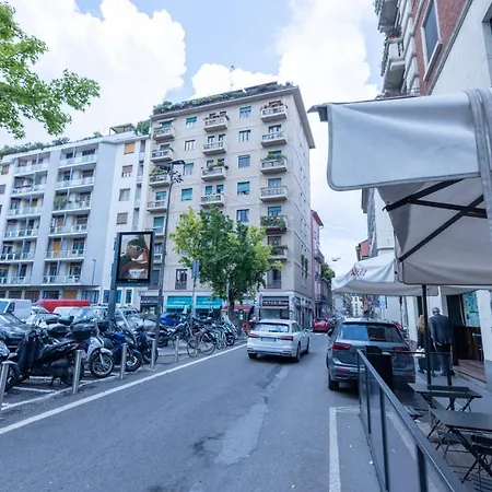 Flat 5 Min From Duomo With Park For Small Cars Apartment *