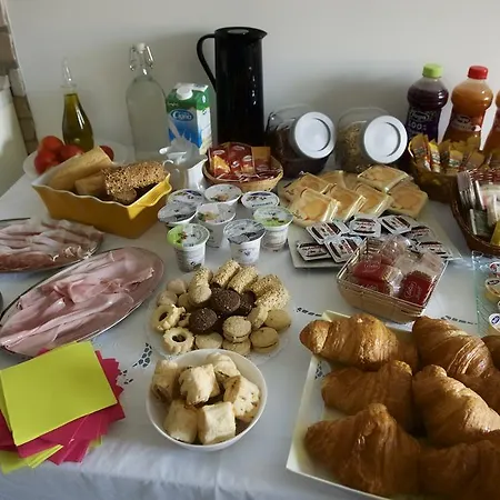 Excellent Apartment In The Center Of Milan Frühstückspension 3*