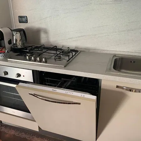 아파트 Arty & Colourful Flat Close To Campus Bocconi 밀라노