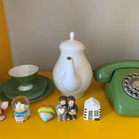 Arty & Colourful Flat Close To Campus Bocconi 아파트