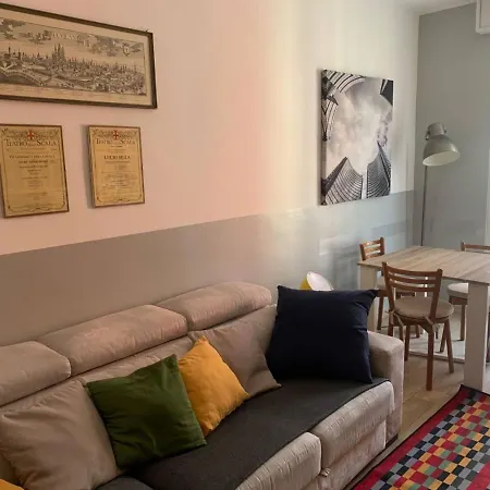 Arty & Colourful Flat Close To Campus Bocconi *