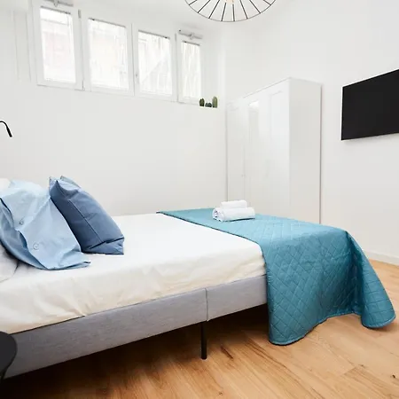 Urban Flats Modern Few Minuts From Duomo * Milán