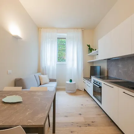 I Host - Ranzoni 2 Milán