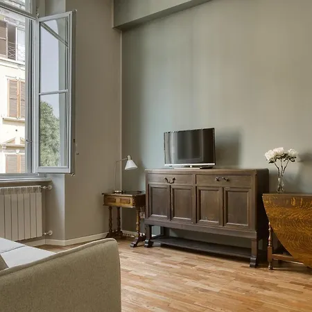 Apartment Joivy Cute Near Guastalla Gardens Milan