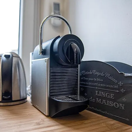 New & Bright Balcony Flat By Station Apartamento *