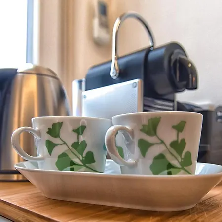 Apartamento New & Bright Balcony Flat By Station