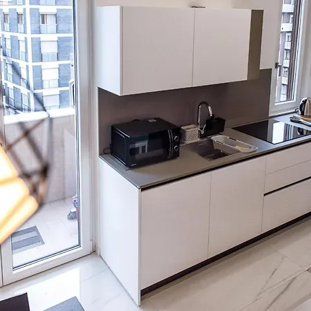 Lejlighed New & Bright Balcony Flat By Station