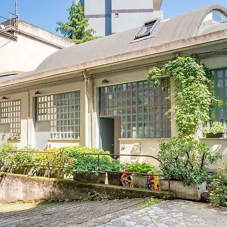 Guest Planet - Splendido Loft Dergano M3 *