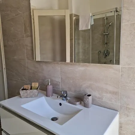 M.aurelio Light Brown Lejlighed Milano