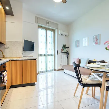 Guesthost - Casa Graziella, Bilocale A 5 Minuti Dal San Raffaele Per 5 מילאנו