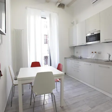 Amazing In Center With Balcony Διαμέρισμα Μιλάνο