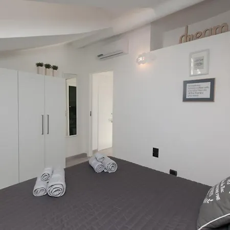 아파트 Amazing And New Penthouse In Center