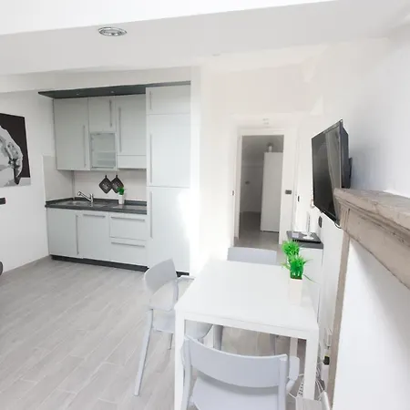 아파트 Amazing And New Penthouse In Center *